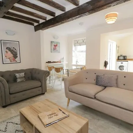The Old Stables - Pet-Friendly Stay Near Ruthin Castle With Parking Esterno foto