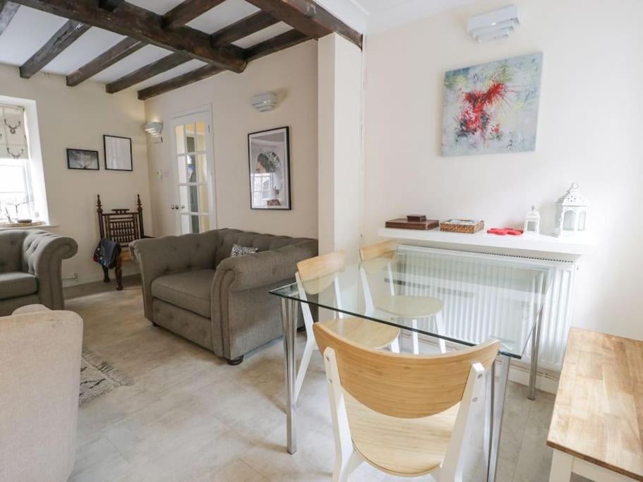 The Old Stables - Pet-friendly Near Castle With Parking Holiday home Ruthin